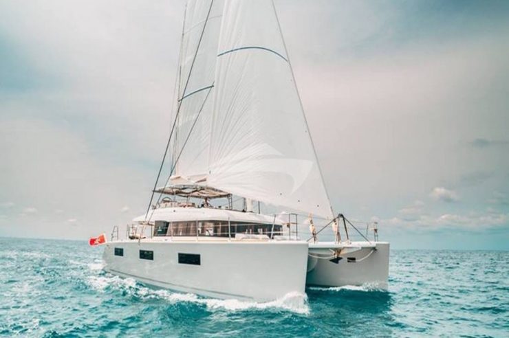location-catamaran-yacht-charter-SY-windoo-greece-caribbean