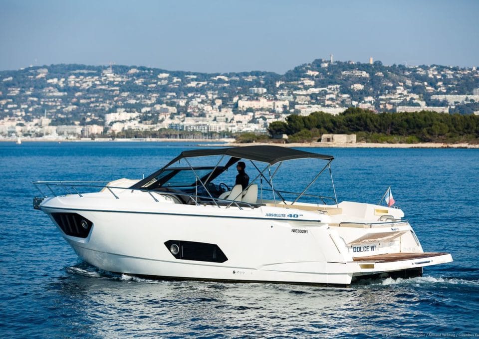 location-yacht-charter-MY-absolute-40-cannes-france