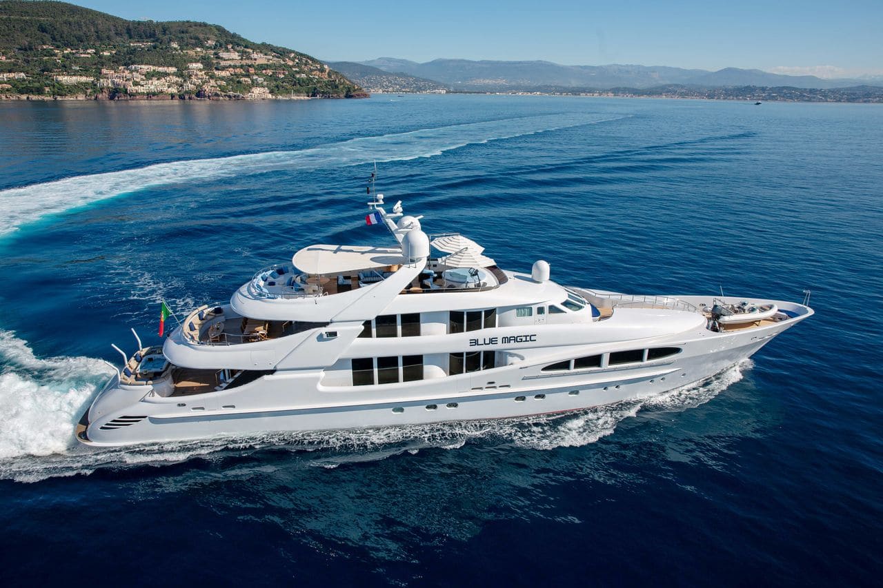 M/Y BLUE MAGIC | Charter with Arthaud Yachting