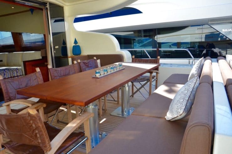 location-yacht-charter-MY-eclat-st-tropez