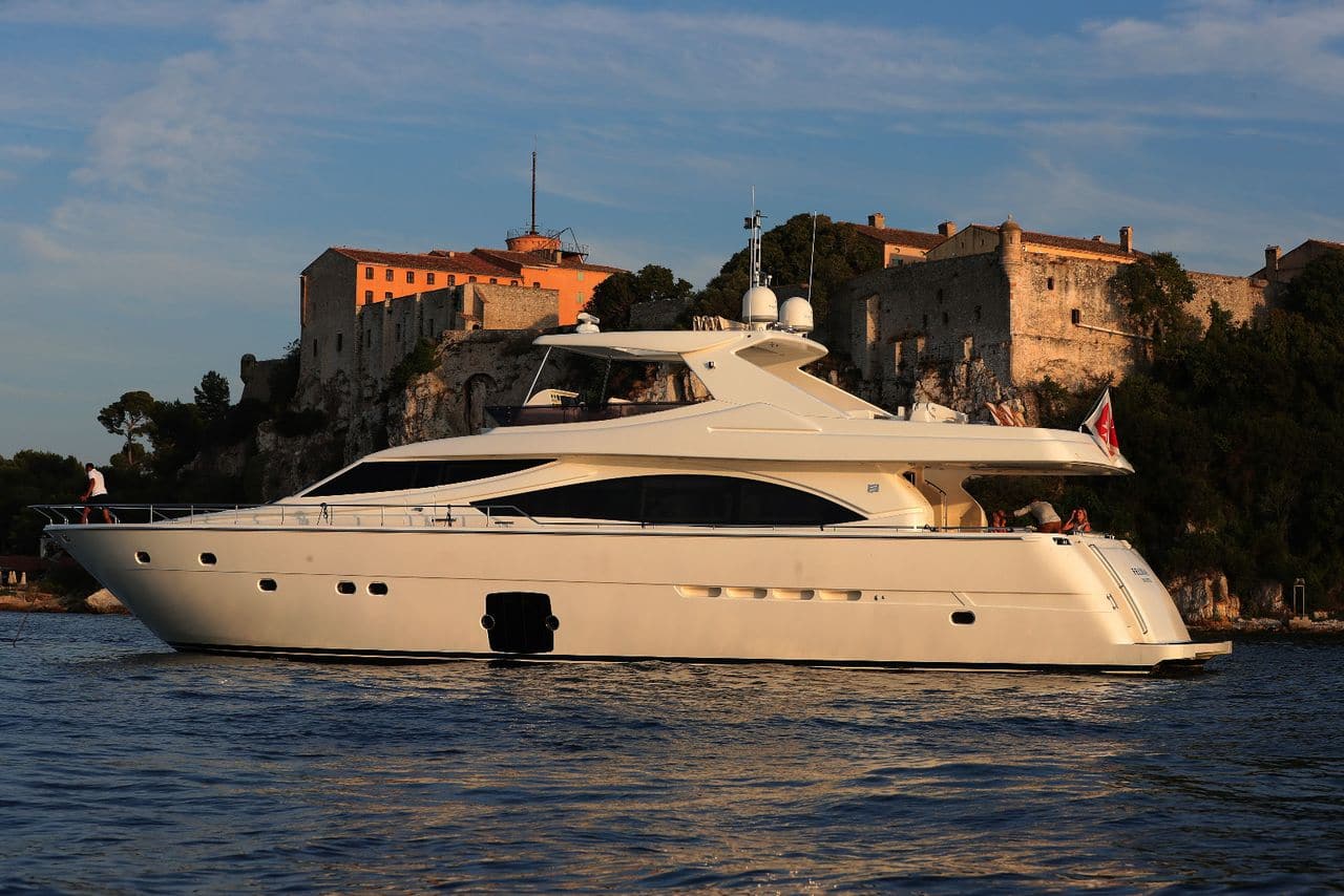 location-yacht-charter-MY-felina-golfe-juan-antibes