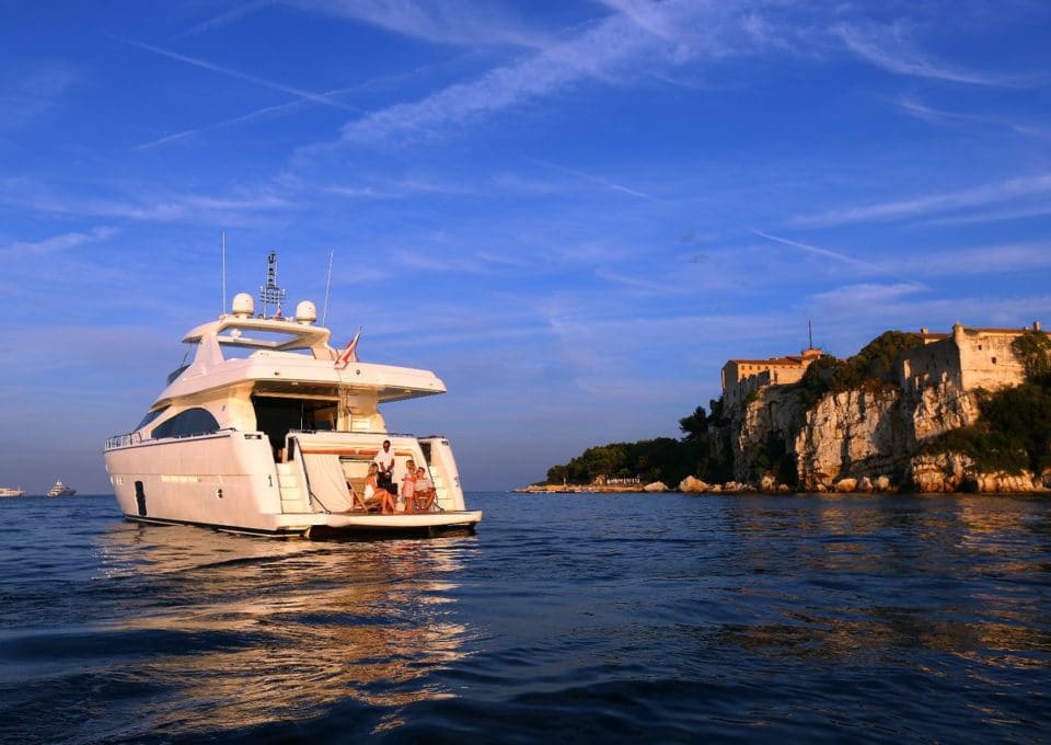 location-yacht-charter-MY-felina-golfe-juan-antibes
