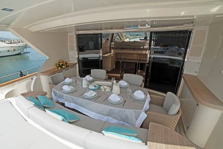 location-yacht-charter-MY-ludi-naples