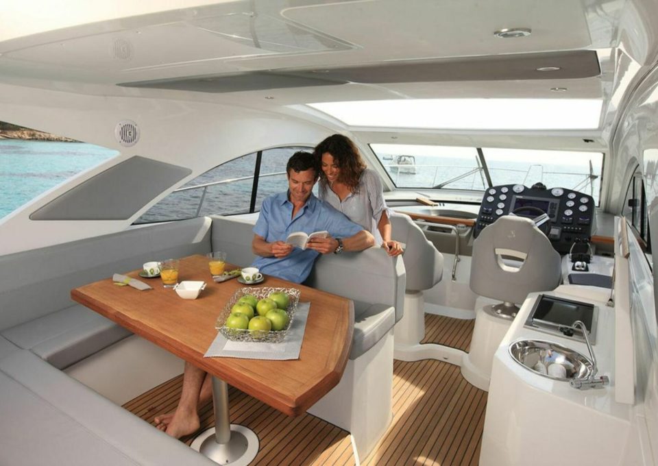 location-yacht-charter-MY-mont-carlo-42-cannes-4