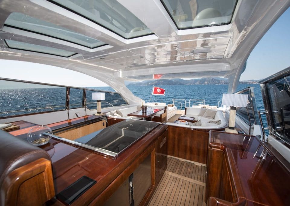 location-yacht-charter-MY-mr-m-mangusta-cannes