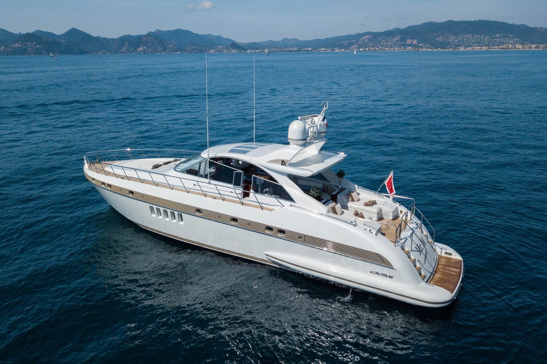 location-yacht-charter-MY-mr-m-mangusta-cannes