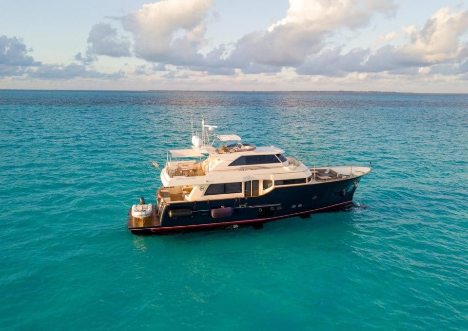 location-yacht-charter-MY-nomada-bahamas