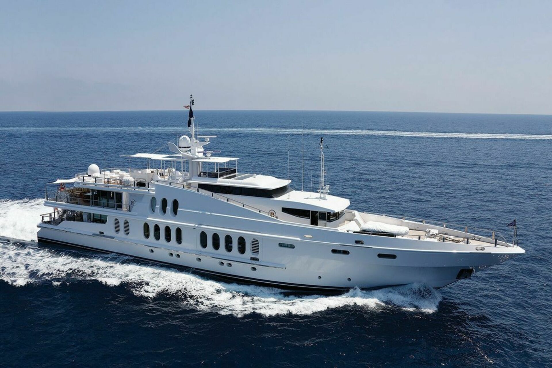 location-yacht-charter-MY-oceana-Monaco