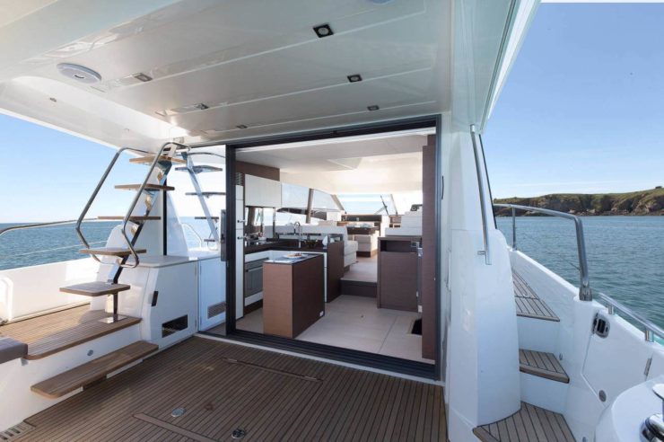 location-yacht-charter-MY-prestige-520-south-france