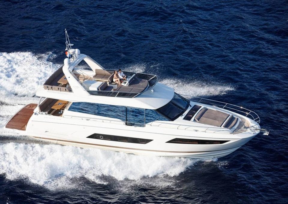 location-yacht-charter-MY-prestige-680-antibes