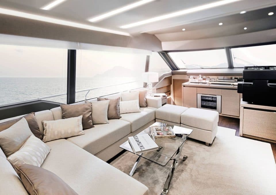 location-yacht-charter-MY-prestige-680-antibes