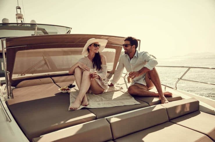 location-yacht-charter-MY-prestige-680-antibes