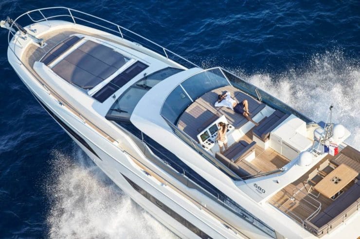 location-yacht-charter-MY-prestige-680-antibes