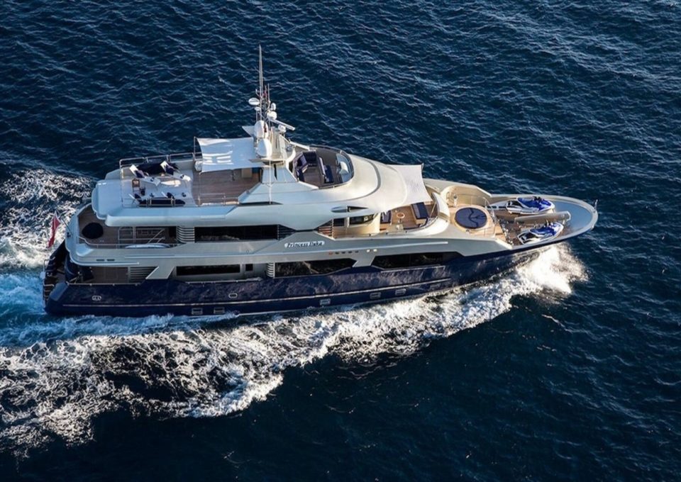 location-yacht-charter-MY-princess-iluka-Cannes-1