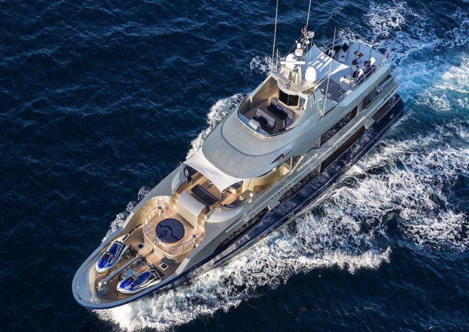 location-yacht-charter-MY-princess-iluka-Cannes