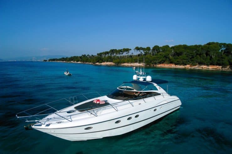 location-yacht-charter-MY-princess-v50-cannes