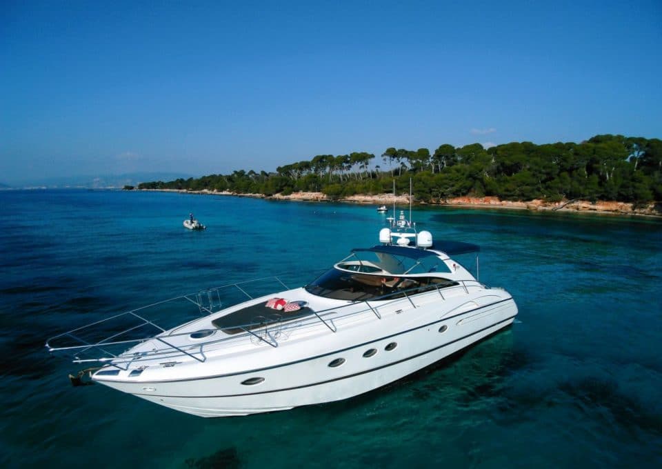 location-yacht-charter-MY-princess-v50-cannes