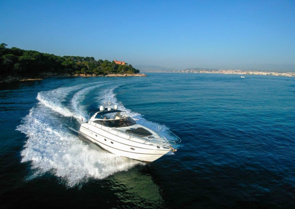 location-yacht-charter-MY-princess-v50-cannes