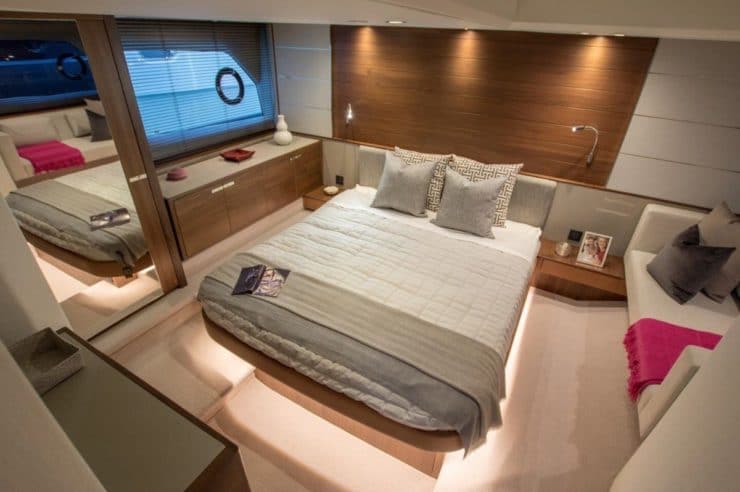 location-yacht-charter-MY-princess-v58-cannes