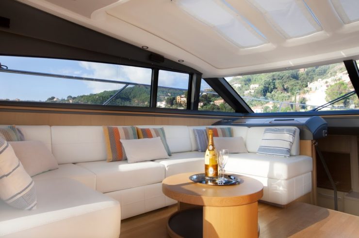 location-yacht-charter-MY-princess-v62-saint-tropez