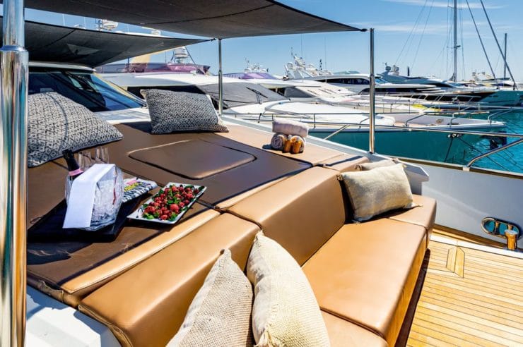 location-yacht-charter-MY-quantum-Cannes