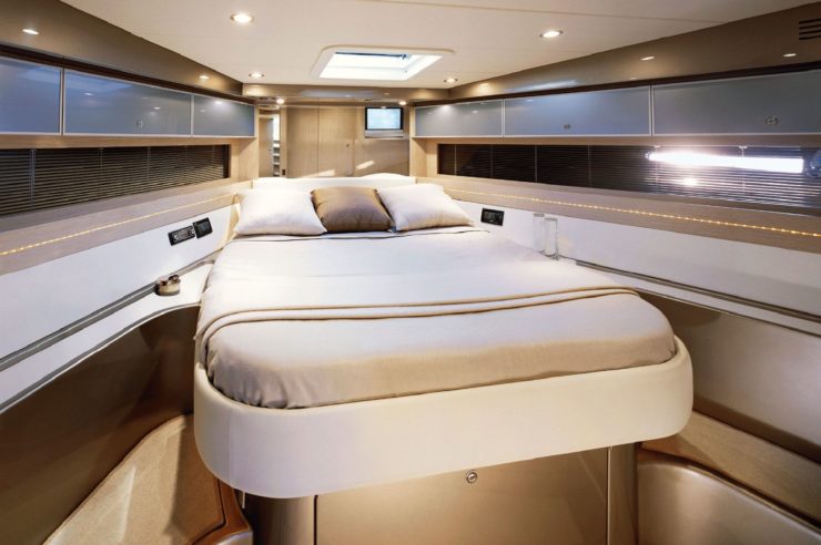 location-yacht-charter-MY-riva-rivale-52-south-france