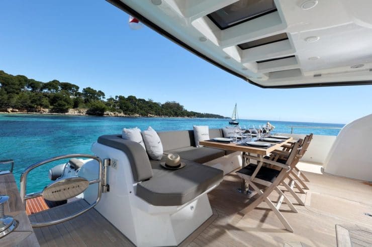 location-yacht-charter-MY-summer-breeze-France