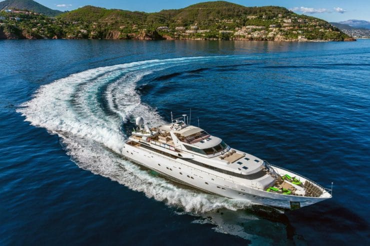 location-yacht-charter-MY-sunliner-Antibes