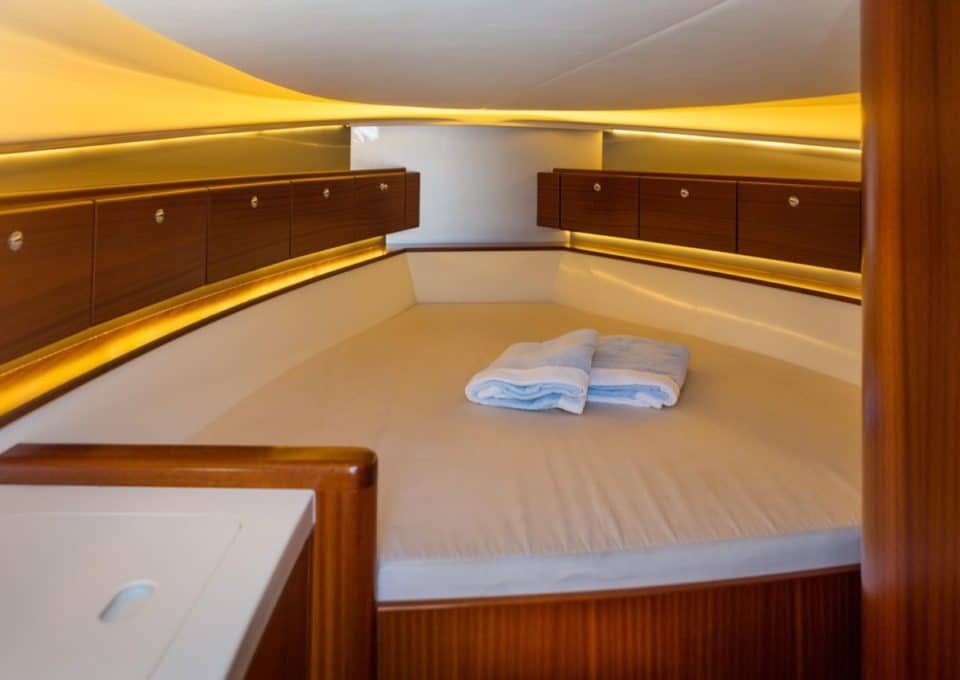 location-yacht-charter-MY-wajer-38-saint-tropez