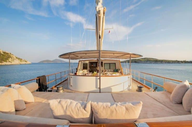 yacht-charter-m-y-dragonfly