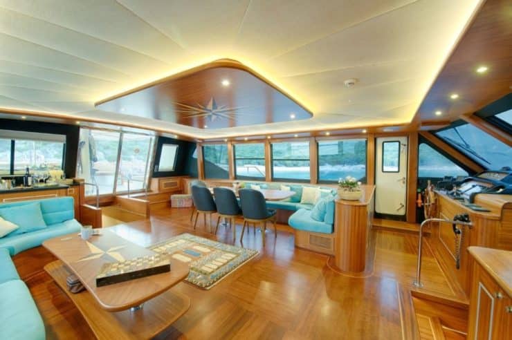 yacht-charter-m-y-dragonfly