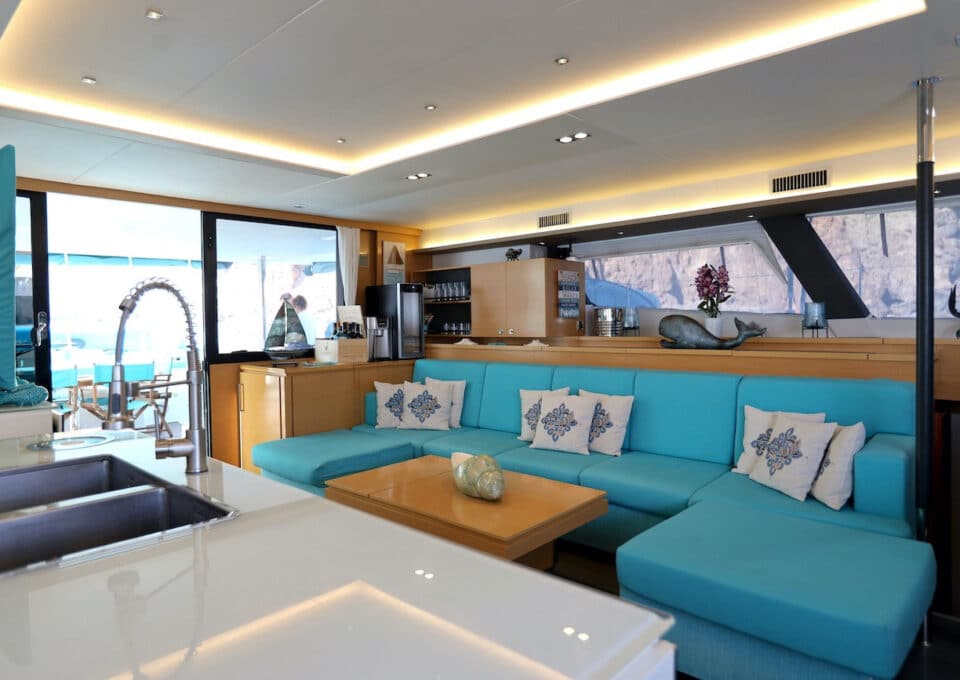yacht-charter-m-y-lir