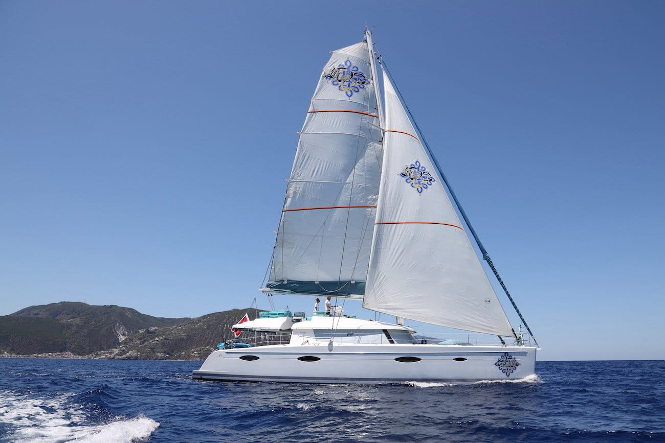 yacht-charter-m-y-lir