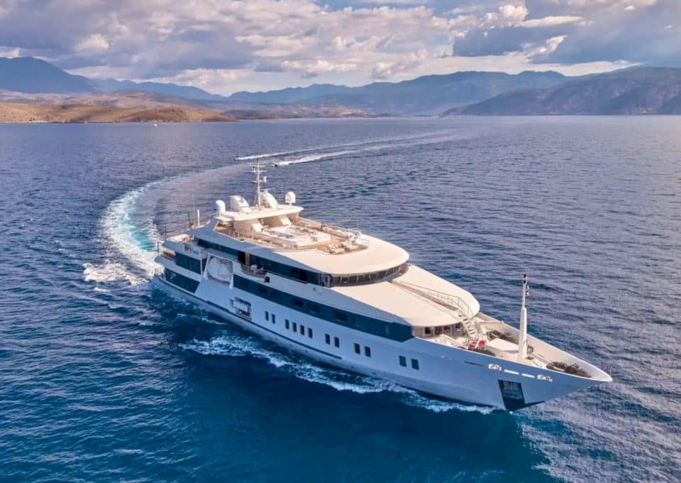 yacht-charter-m-y-marquise
