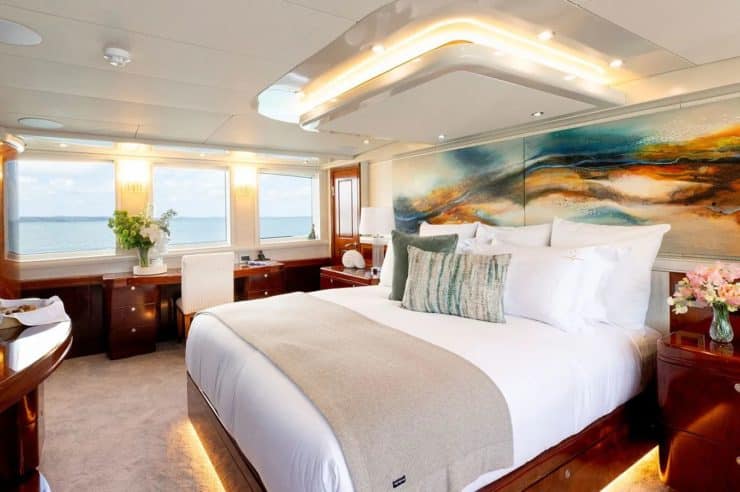yacht-charter-m-y-princess-iluka