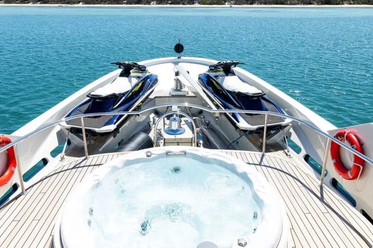 yacht-charter-m-y-princess-iluka