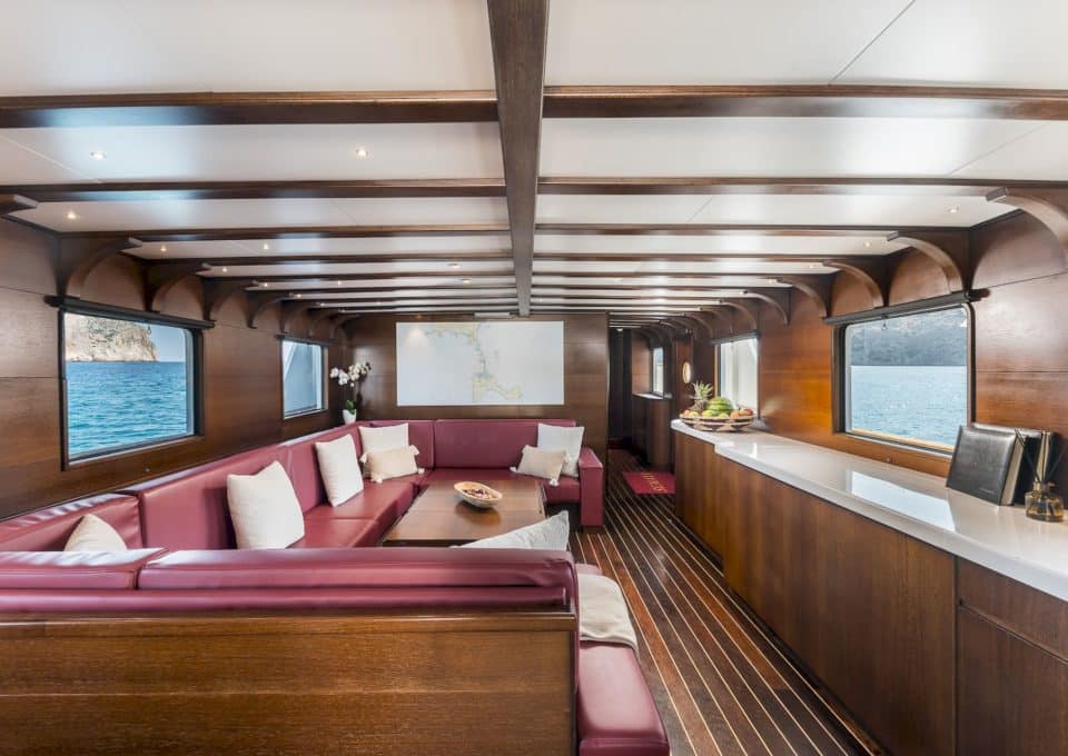 yacht-charter-m-y-semaya