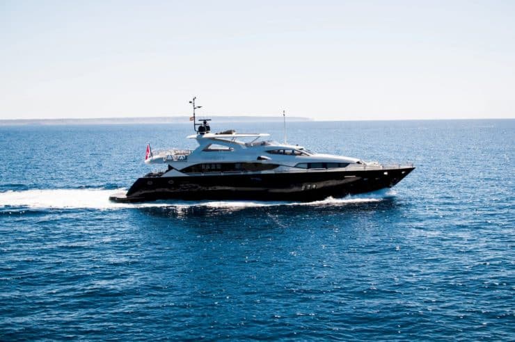 yacht-charter-m-y-tenacity