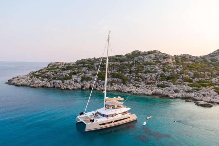 yacht-charter-s-y-serenissima