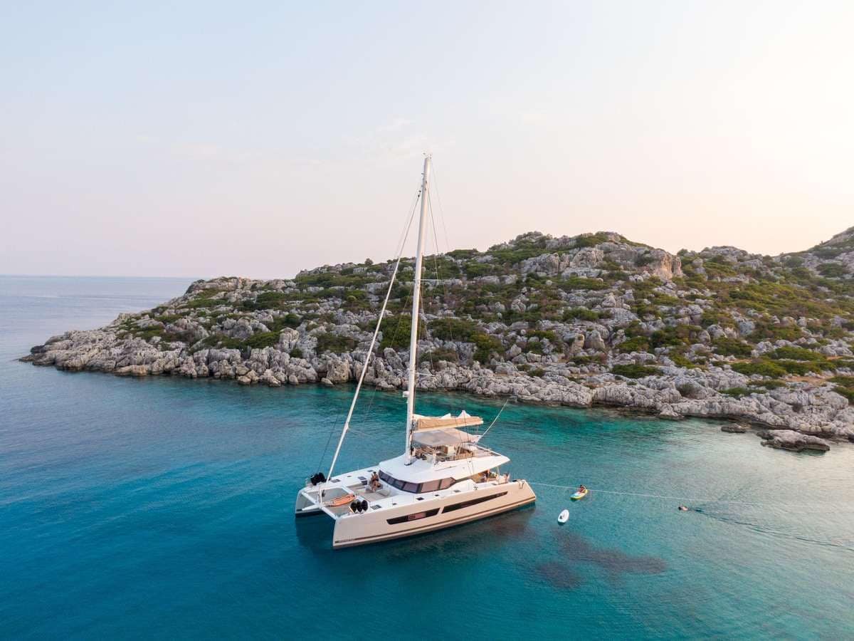 yacht-charter-s-y-serenissima