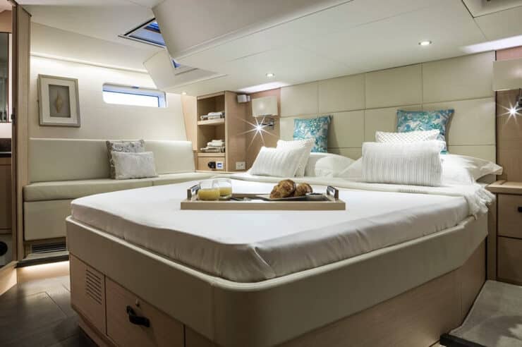 yacht-charter-s-y-thea
