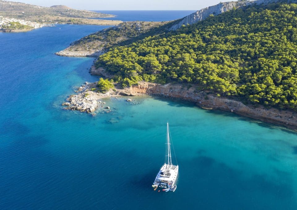 catamaran-yacht-charter-s-y-phantom-greece