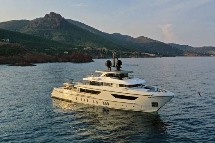 location-yacht-charter-MY-X-cannes