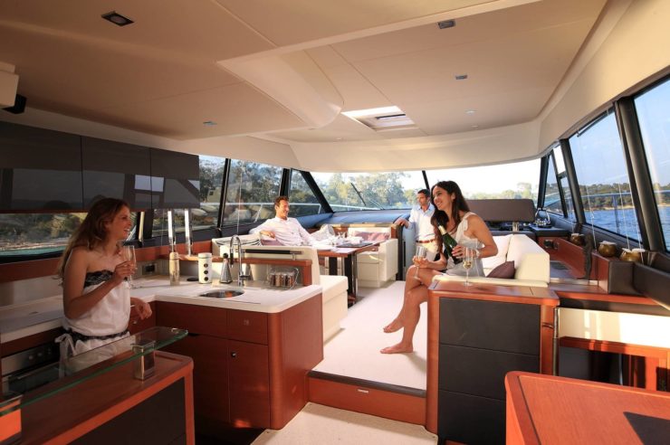 day-rental-charter-m-y-prestige-550-fly-cannes