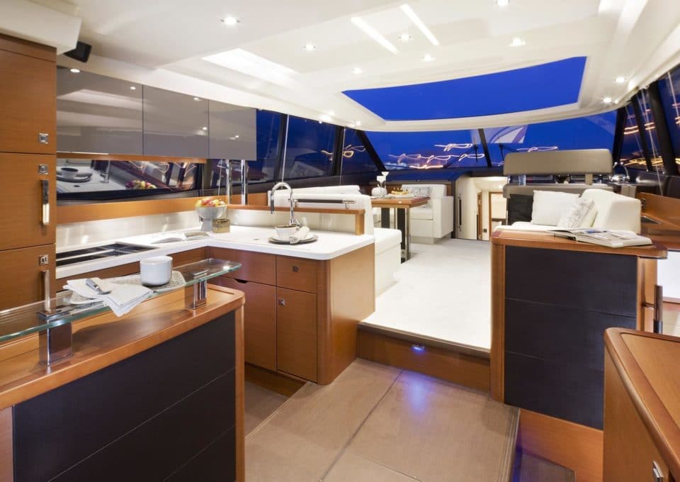 day-rental-charter-m-y-prestige-550-fly-cannes