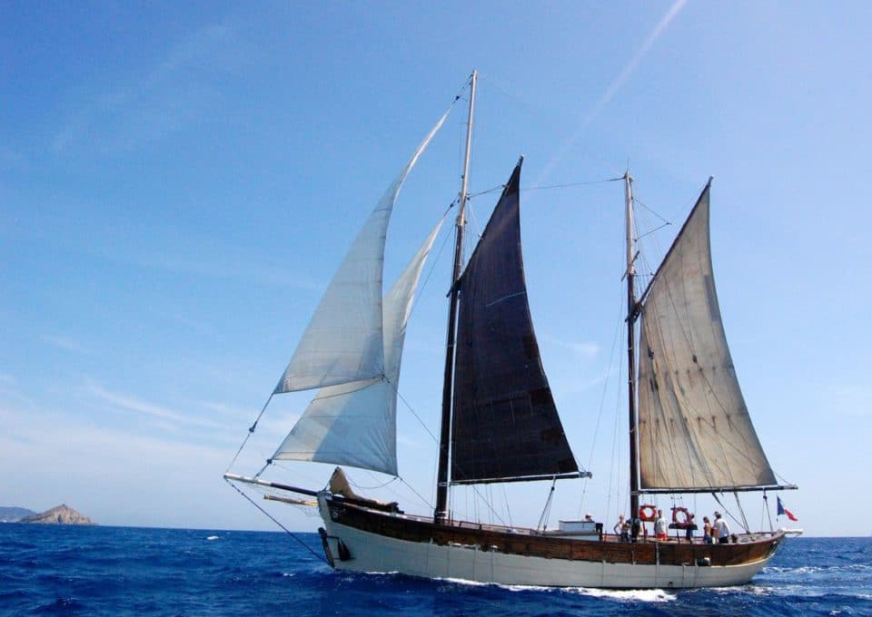 sailing-day-charter-rental-ketch-1947-saint-tropez