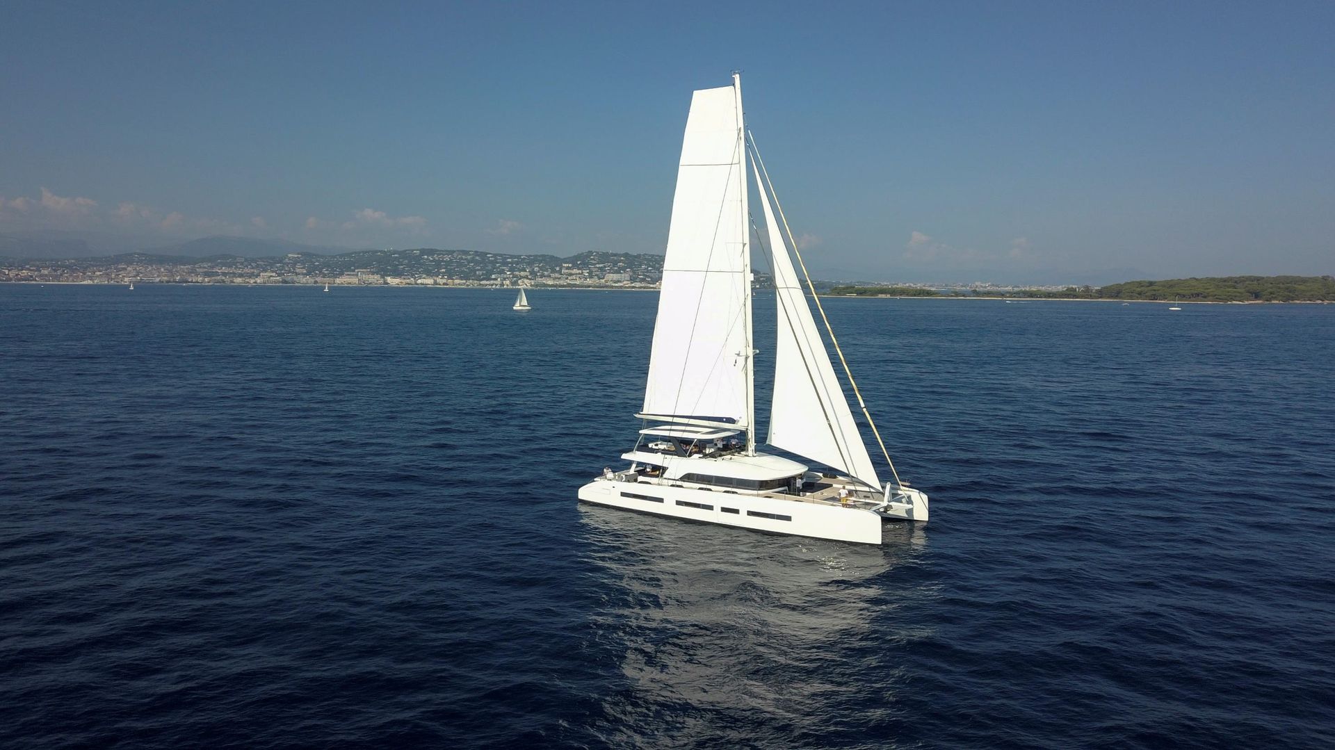 catamaran-charter-s-y-mariah-princess-iii-barcelona