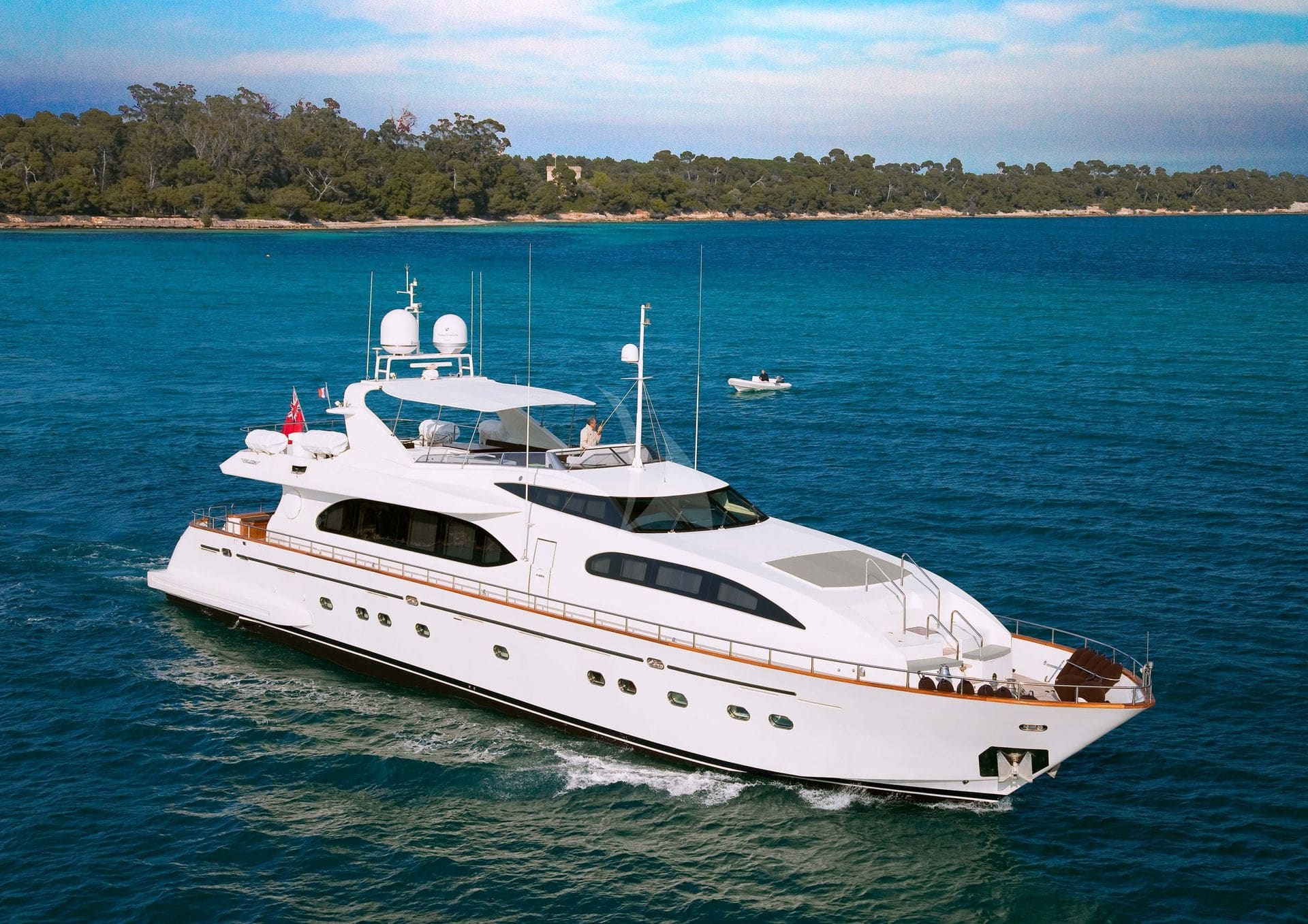 yacht-charter-MY-Ylang-Ylang-Cannes-French-Riviera