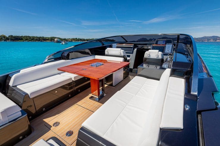 day-charter-yacht-rental-m-y-Dolce-Riva-48