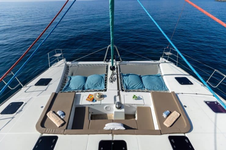 day-charter-rental-maxi-catamaran-s-y-lagoon-560-1